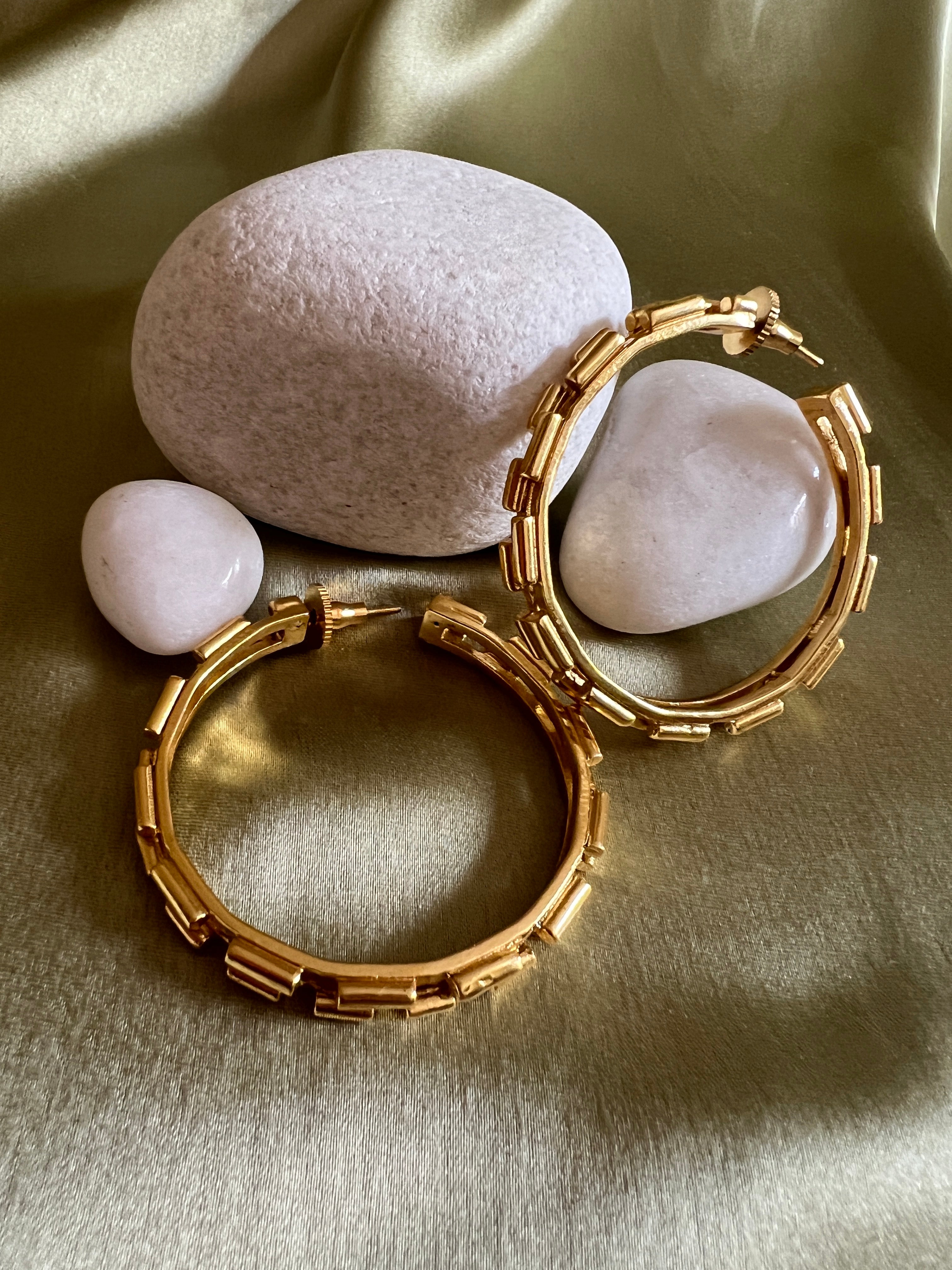 Geometric Gleam Hoops