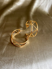 Linear hoops