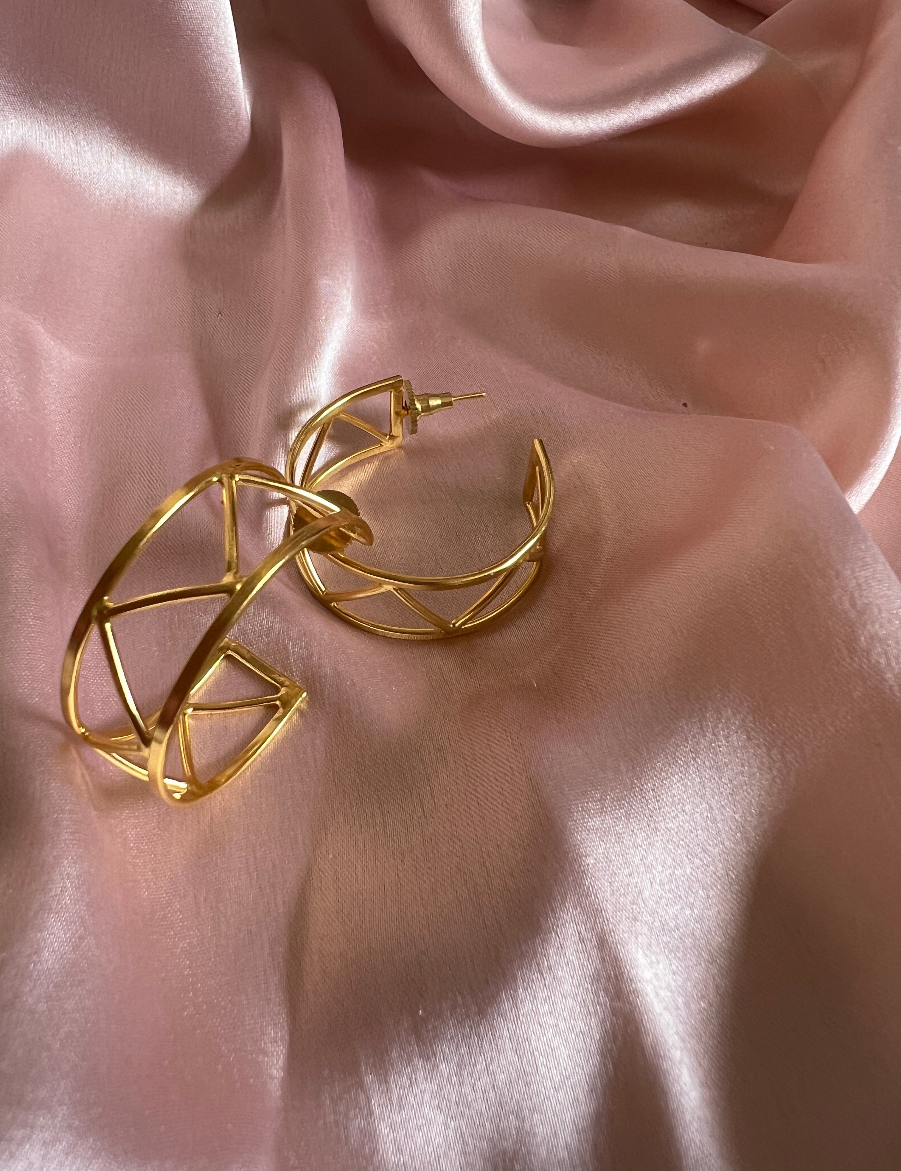 LinearHoops_abd42215-8997-4511-ace2-c8e1699fedf1.jpg