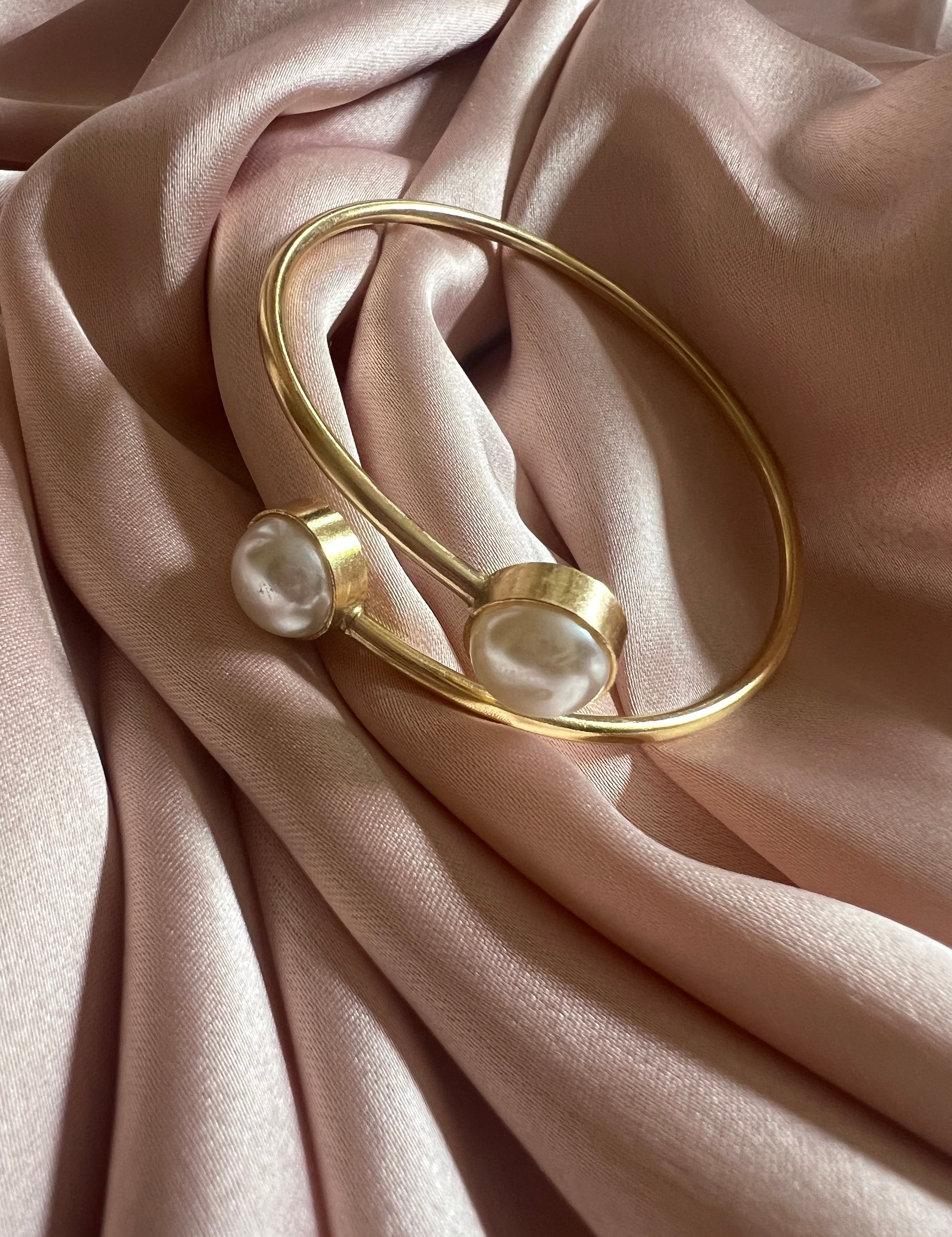Pearlband_60ab803a-b581-46d0-a9ec-80cce2fdb8c3.jpg